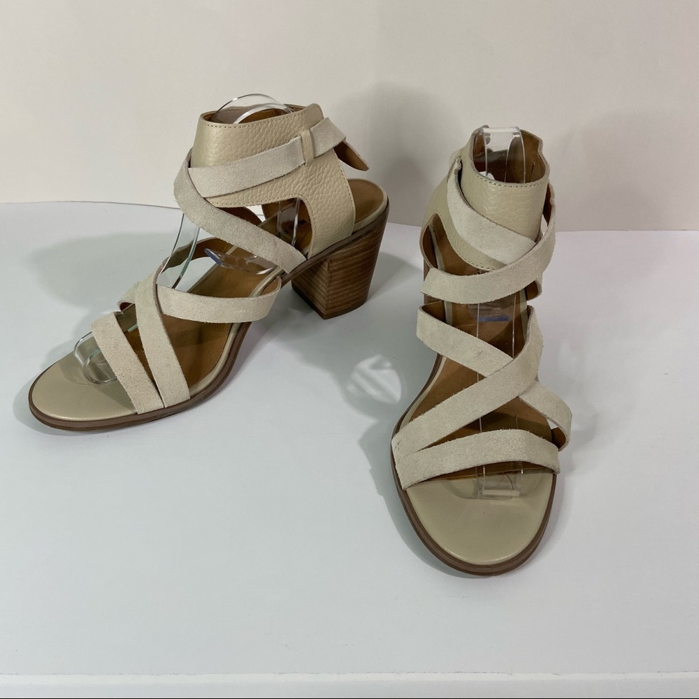 Lucky Brand Kailasa suede sandal sandshell 11m